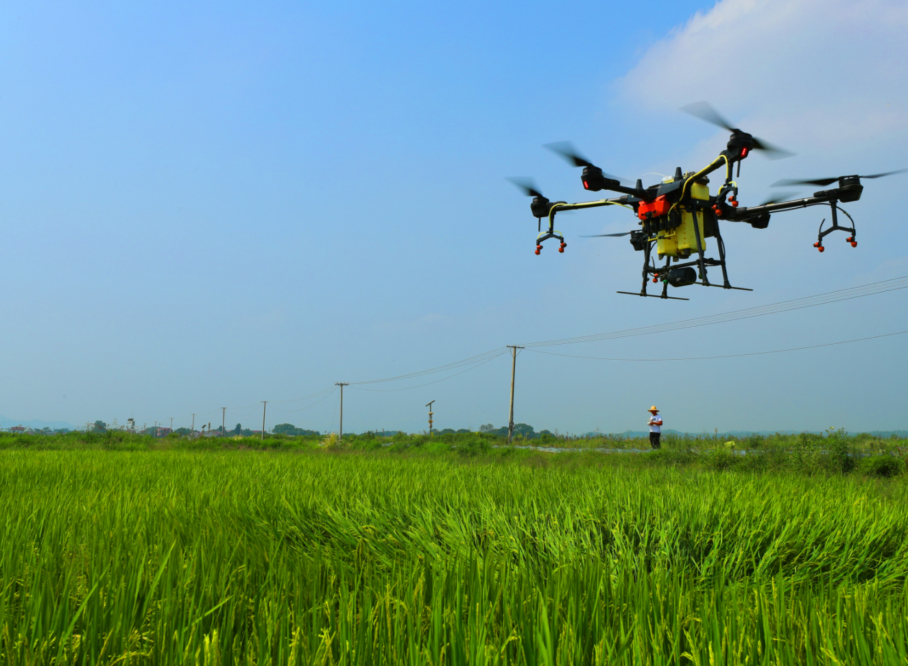 廈門(mén)政府將無(wú)人機(jī)納入農(nóng)機(jī)購(gòu)置補(bǔ)貼方案中(圖1) 廈門(mén)政府將無(wú)人機(jī)納入農(nóng)機(jī)購(gòu)置補(bǔ)貼方案中(圖1)