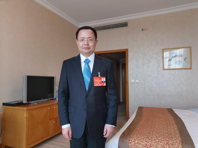 兩會(huì)聲音 近年來(lái)無(wú)人機(jī)意外頻出 需立法遏制 “黑飛”(圖2) 兩會(huì)聲音 近年來(lái)無(wú)人機(jī)意外頻出 需立法遏制 “黑飛”(圖2)