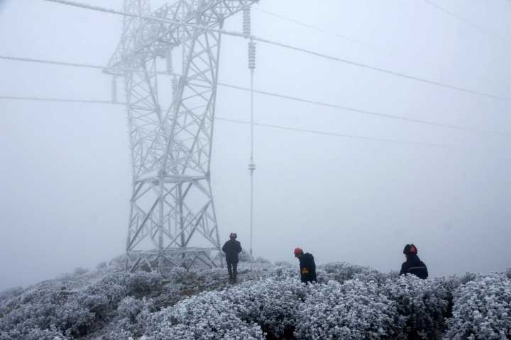 千里眼工業(yè)無人機在電力巡檢中發(fā)揮優(yōu)勢(圖1)