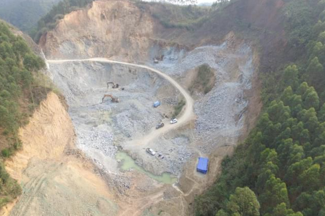佛山某公司涉嫌非法采礦 無人機協(xié)助辦案取證(圖1)